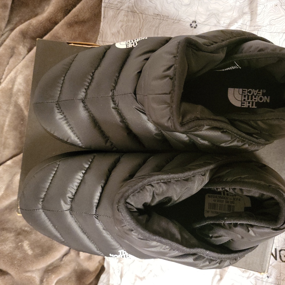 Mens North face thermoball traction bootie